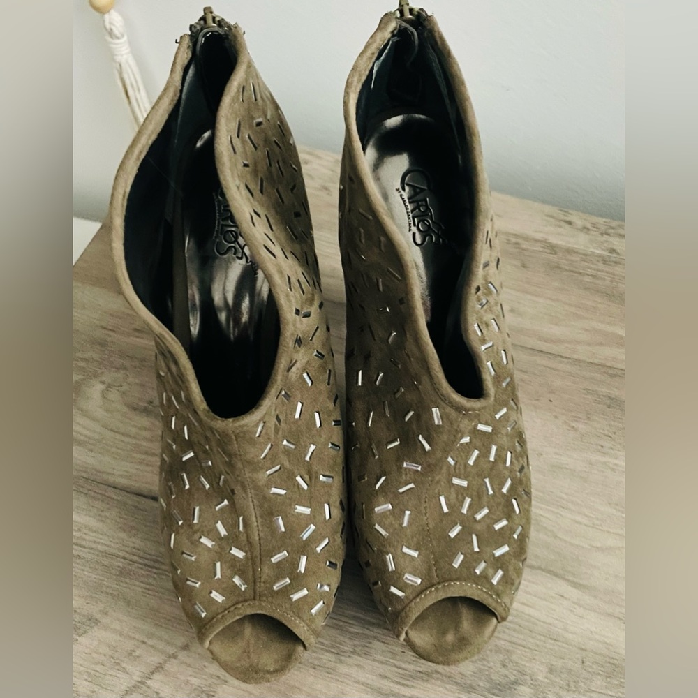 Carlos Santana Heels